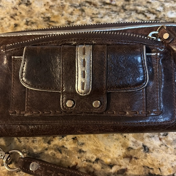 Brown leather Lockheart wristlet - Picture 3 of 10